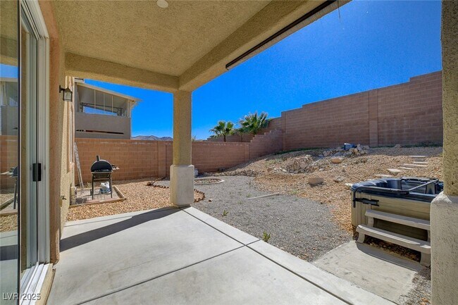 Building Photo - 11215 Dahlia Grove St