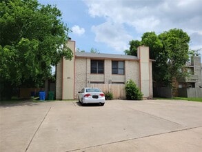 Building Photo - 2804 Bull Run
