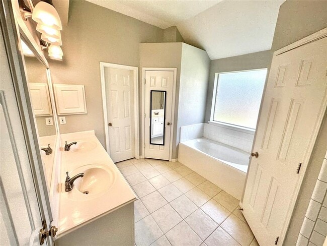 Building Photo - 20319 Eden Pines