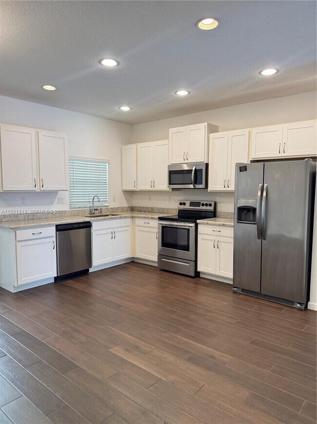 Building Photo - 4029 NW 11 Dr