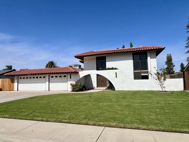 Building Photo - 6508 Landfair Dr