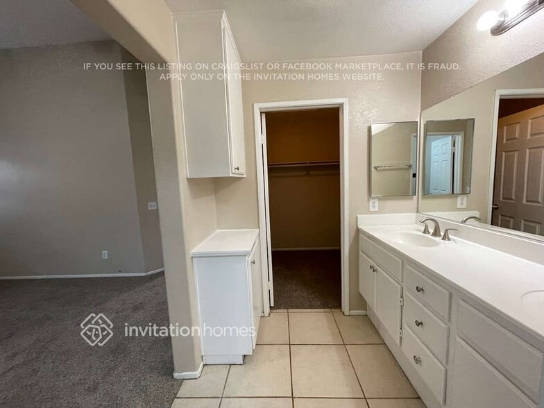 Building Photo - 781 Hillview St