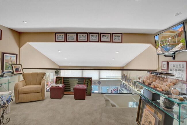 Building Photo - 683 Pelican Way