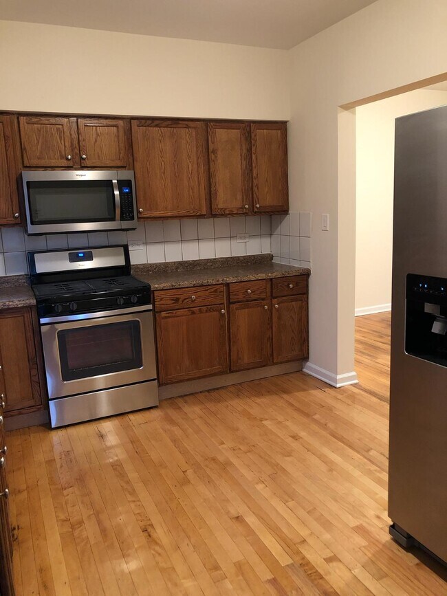 Building Photo - 6137 S Fairfield Ave