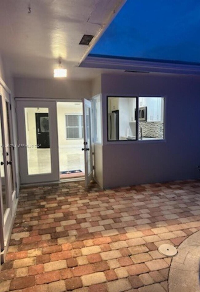 Building Photo - 3909 NW 17th Terrace