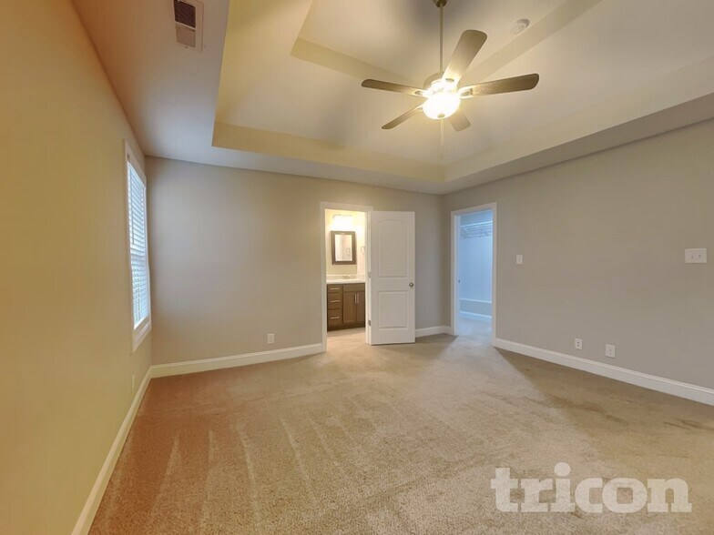 Building Photo - 1489 Coronado Dr