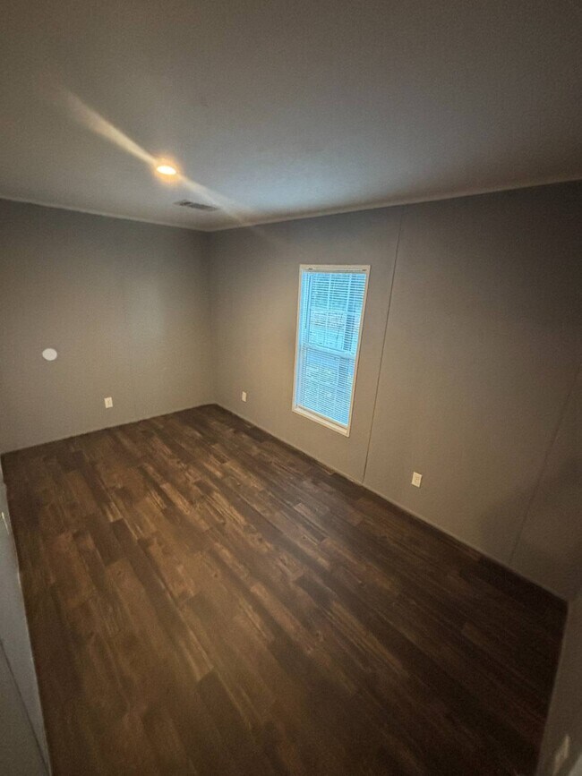 Building Photo - 3150 Plateau Dr