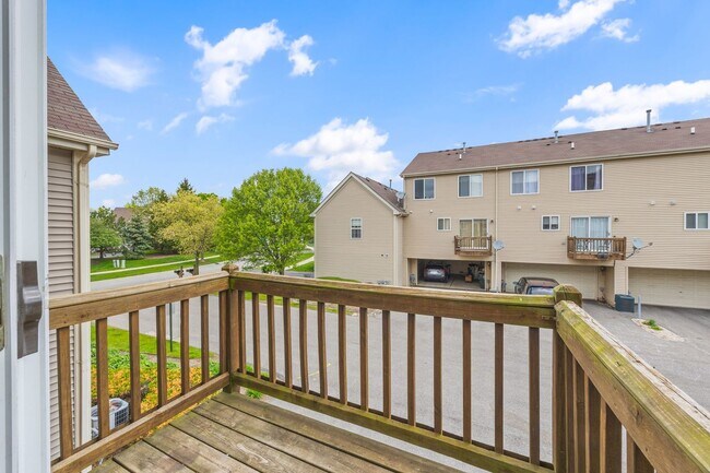 Building Photo - 923 Emerald Dr