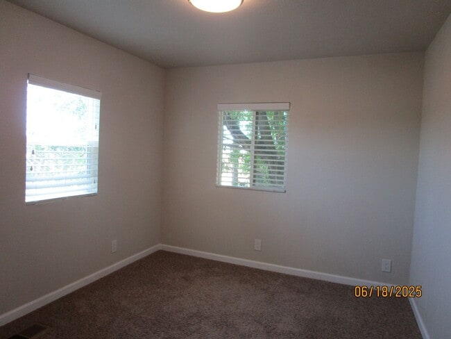 Building Photo - 4177 W Muller Rd