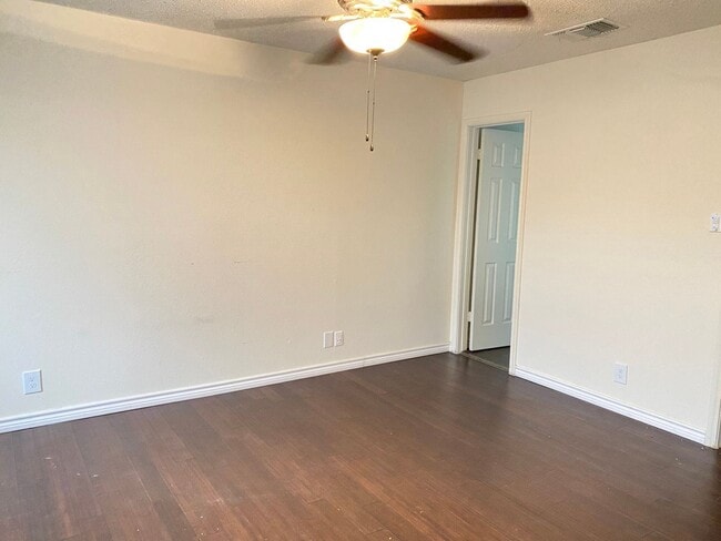 Building Photo - 4 br, 4.5 bath House - 8918 Kenton Mist