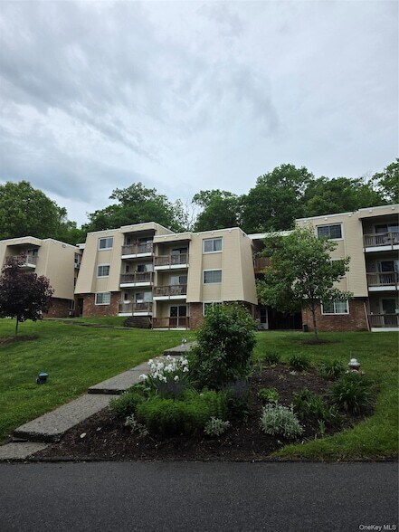 Building Photo - 234 Fox Run Ln