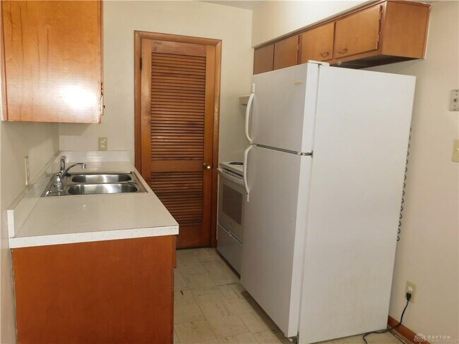 Building Photo - 1226 Kemper Ave