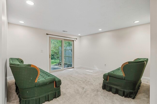 Building Photo - 237 South St