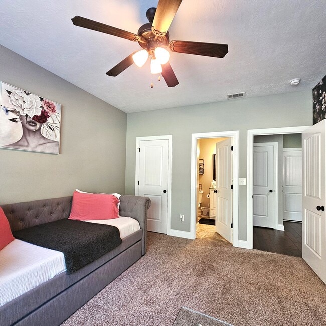 Building Photo - 821 Herrington Dr