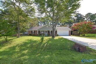 Building Photo - 109 Cove Crest Dr