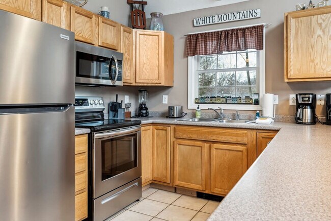 Building Photo - 291 Ash St