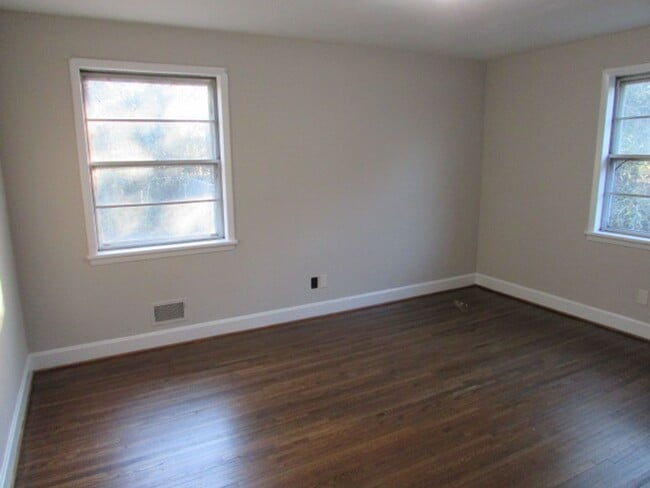 Building Photo - Brick Home in Manning, SC