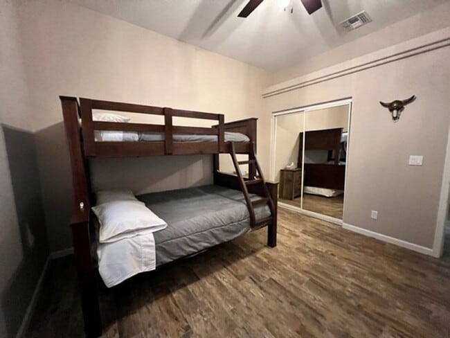 Building Photo - 3 BR LUXE Home-Walk to Colorado River, Golf & near Rotary Park.