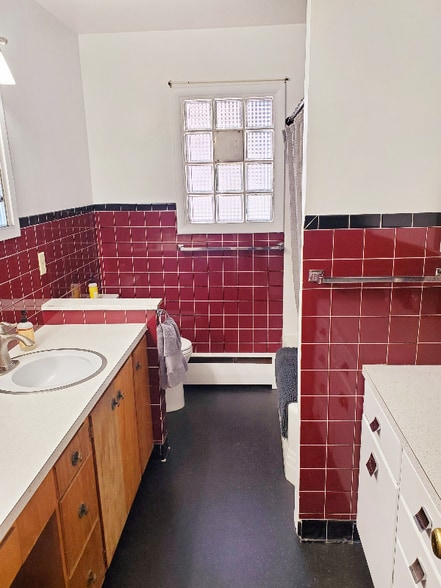 Building Photo - 514 N Yellowstone St