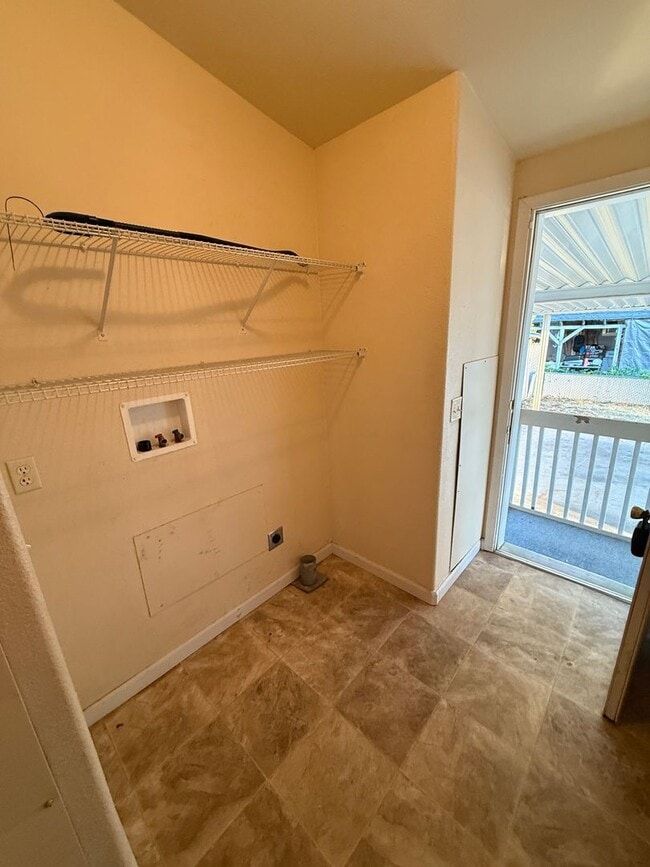 Building Photo - Don’t miss out on this great home