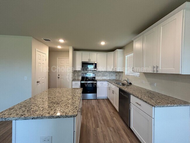 Building Photo - 4644 Benham Dr