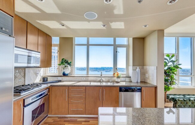 Building Photo - 700 W Harbor Dr