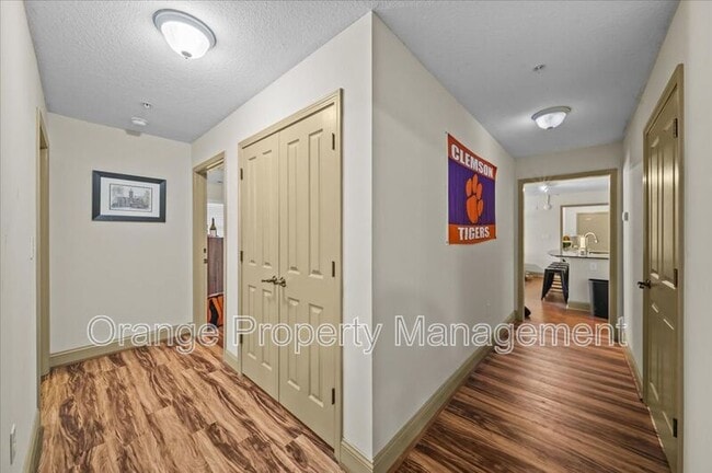 Building Photo - 1613 Muscovy Wy