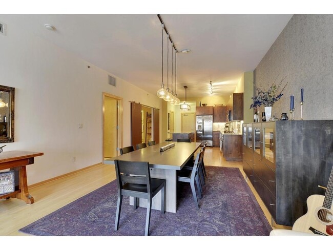 Building Photo - 401 N 2nd St