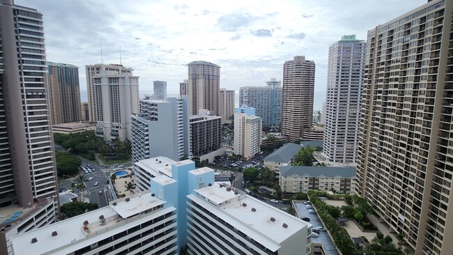 Building Photo - 469 Ena Rd