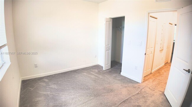 Building Photo - 1668 SE 26th Ter