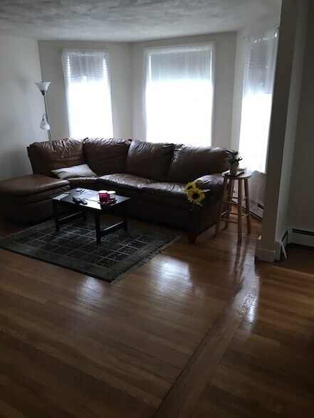 Building Photo - 312 Tappan St