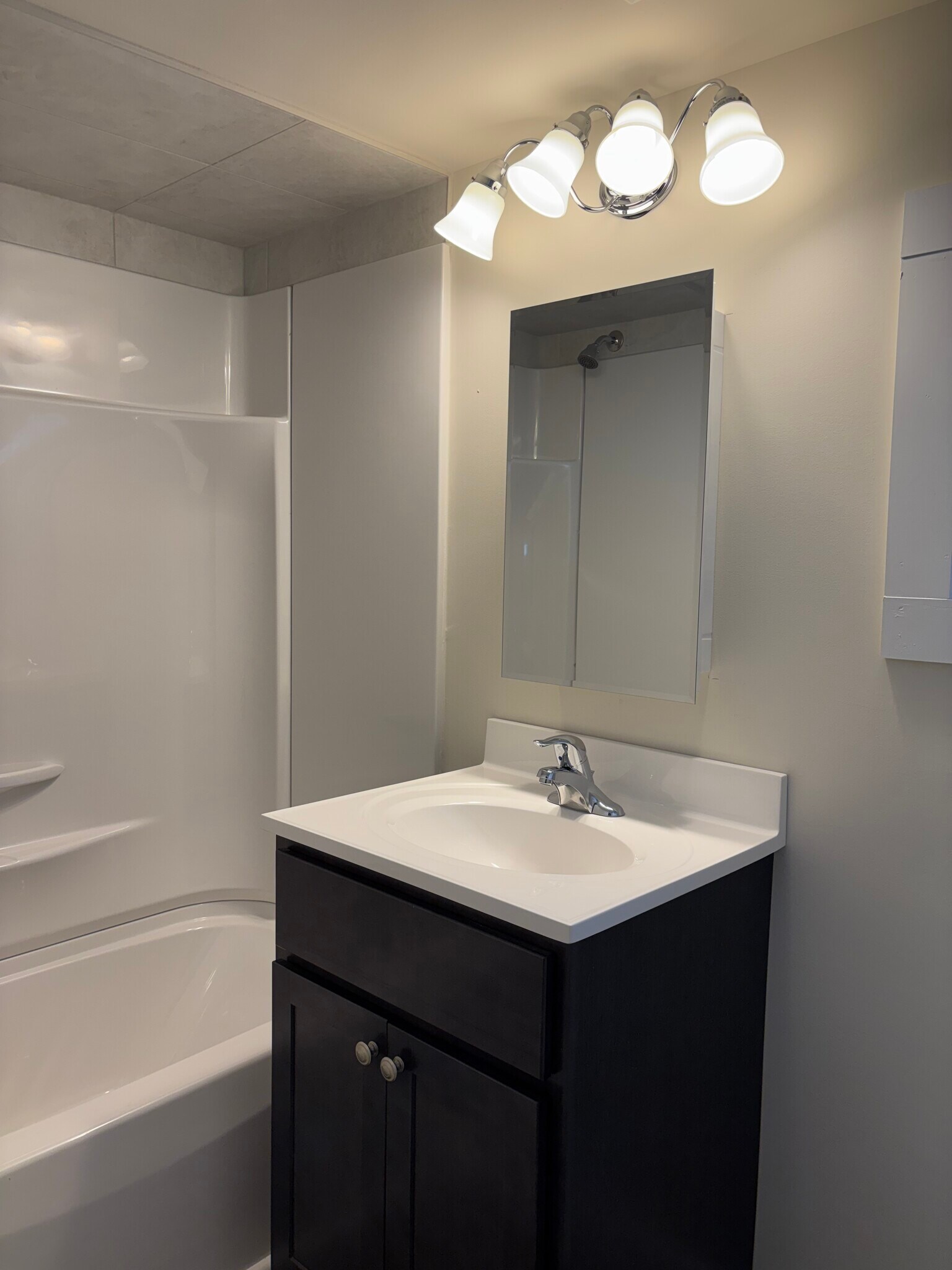 Upstairs Bath - 14 Clove Ave