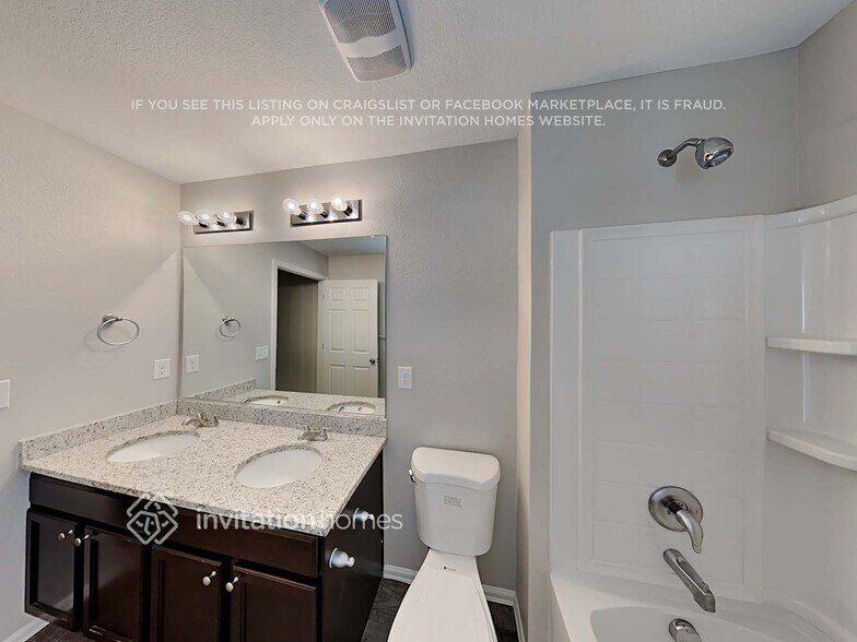 Building Photo - 1733 Jade Ave