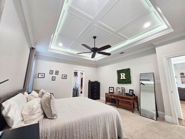 Building Photo - Spacious 4BR/3BA Home with Open Floor Plan, Screened Porch & Fenced Backyard
