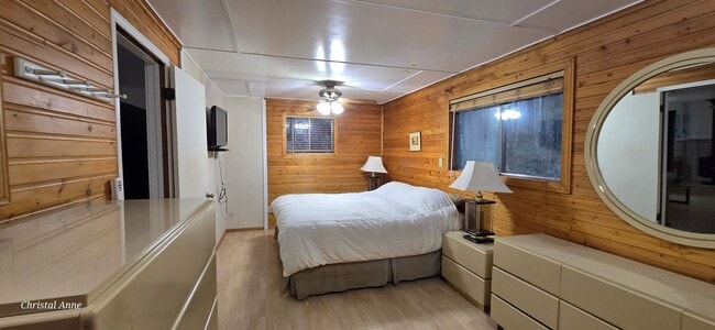 Building Photo - 2 Bedroom in Lake Cushman