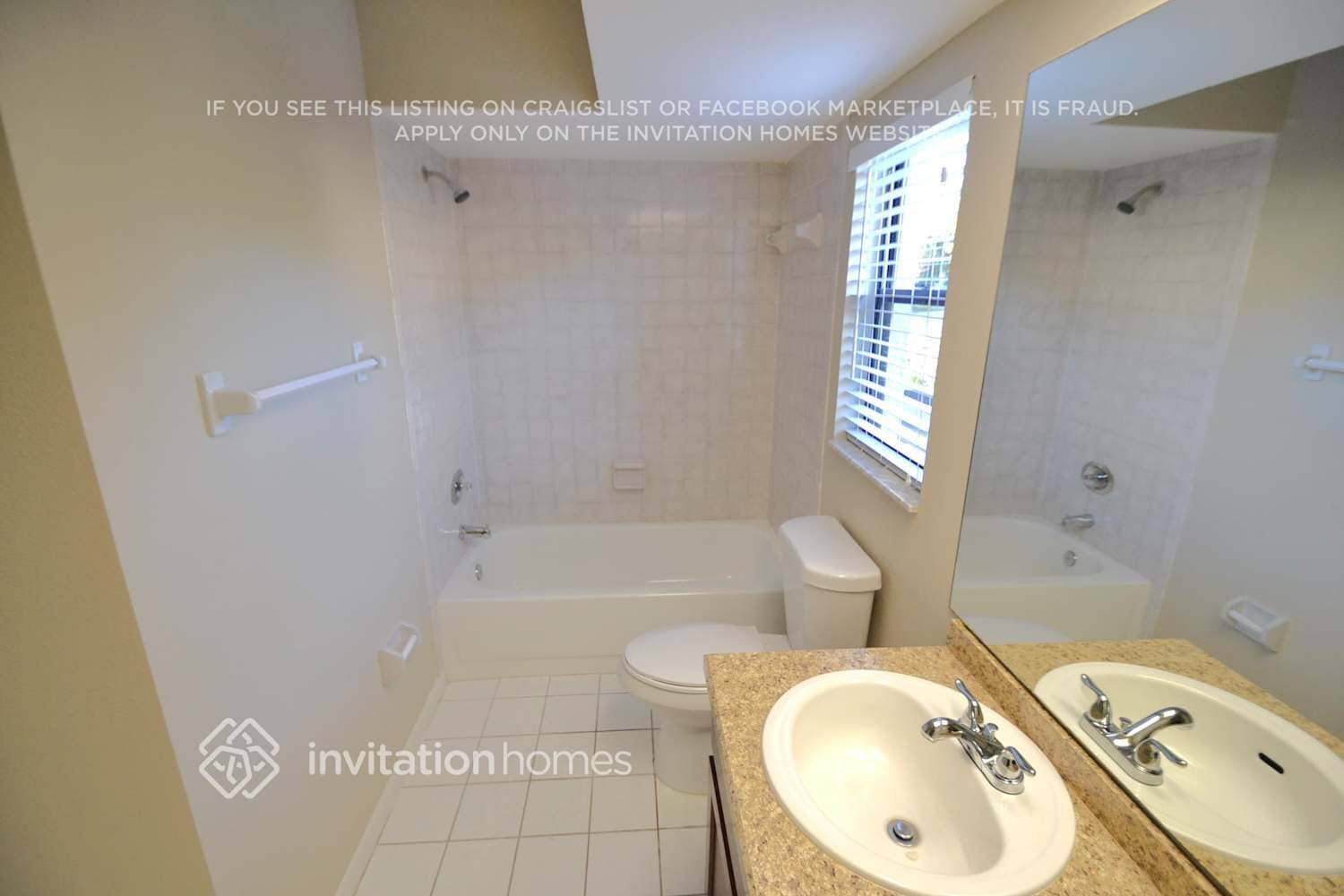 Building Photo - 3214 N Thackery Wy