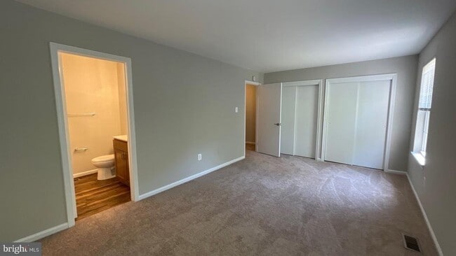 Building Photo - 10364 College Square