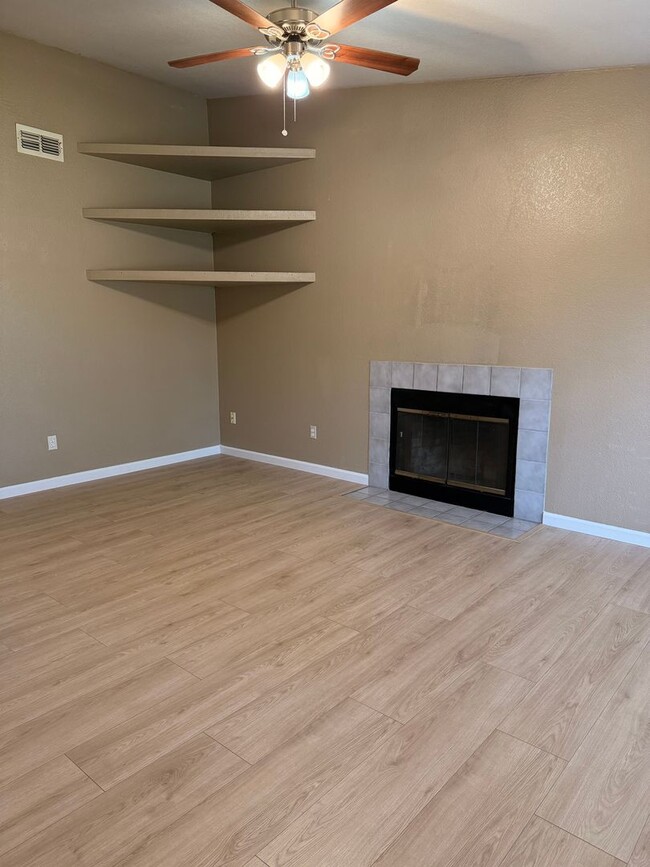 Building Photo - Ready to be call HOME