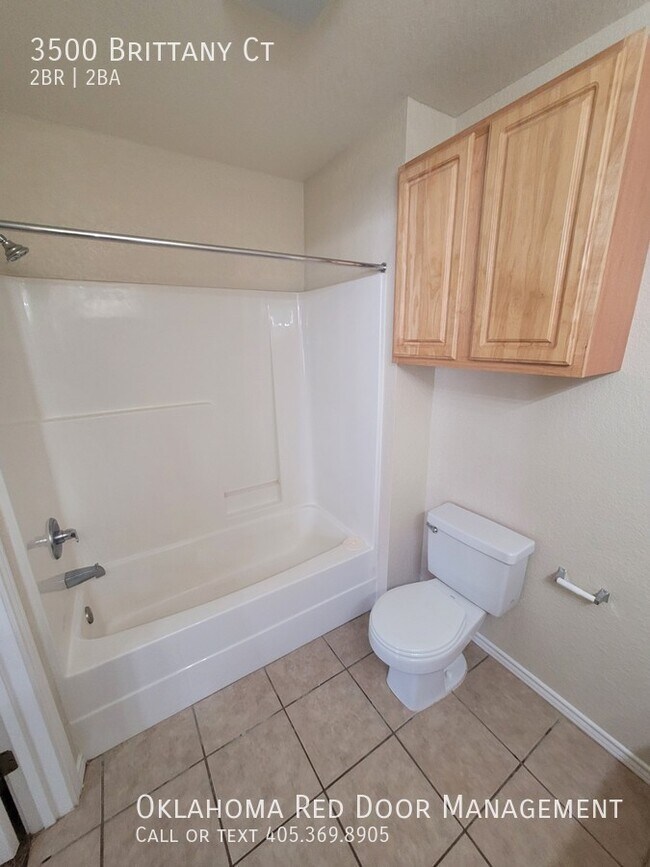 Building Photo - 3500 Brittany Ct