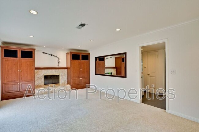 Building Photo - 2685 Yorkton Dr