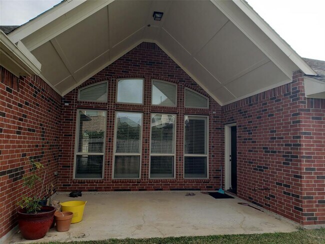 Building Photo - 5402 Valley Country Ln