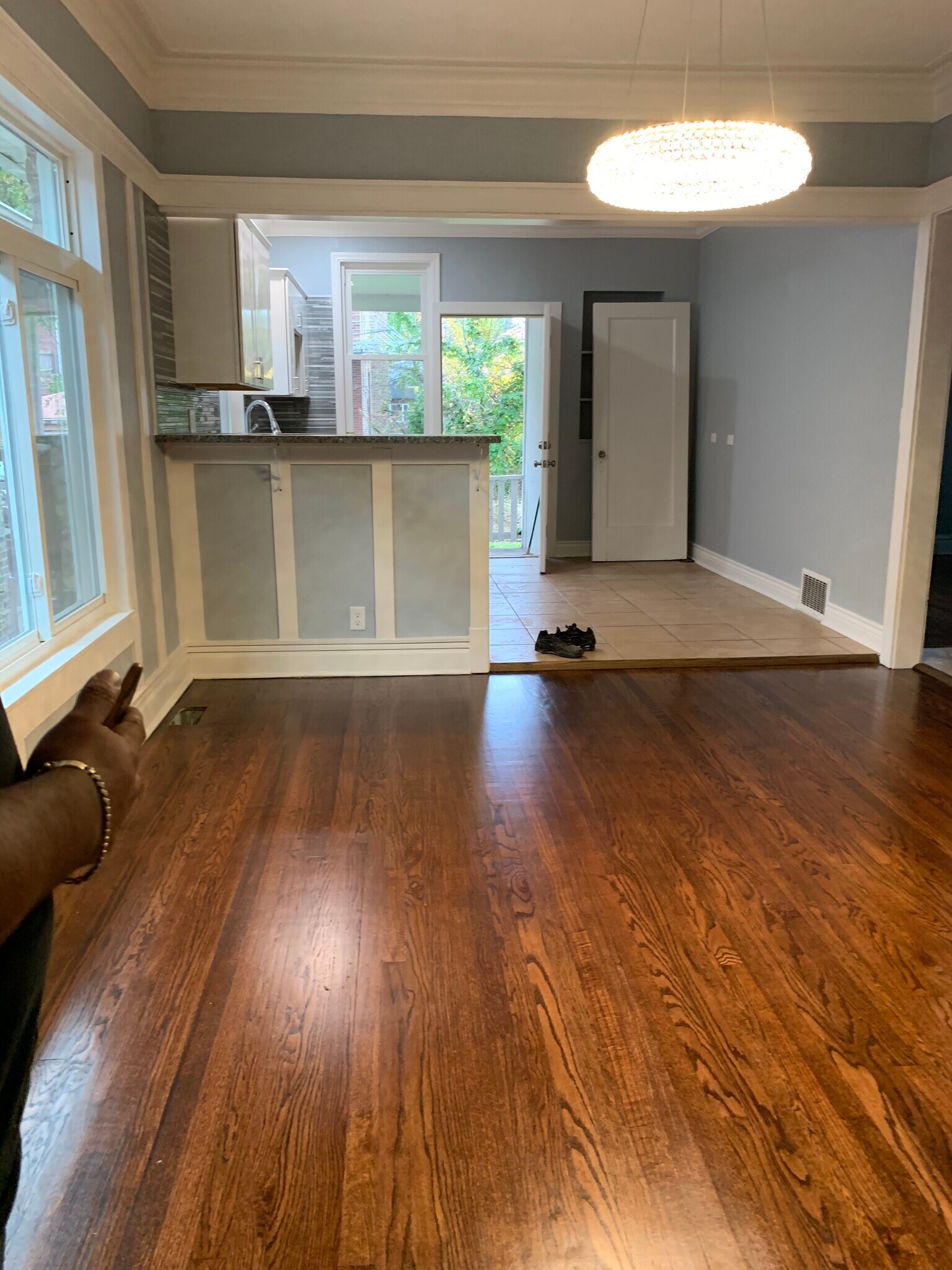 Building Photo - 8109 S Dorchester Ave