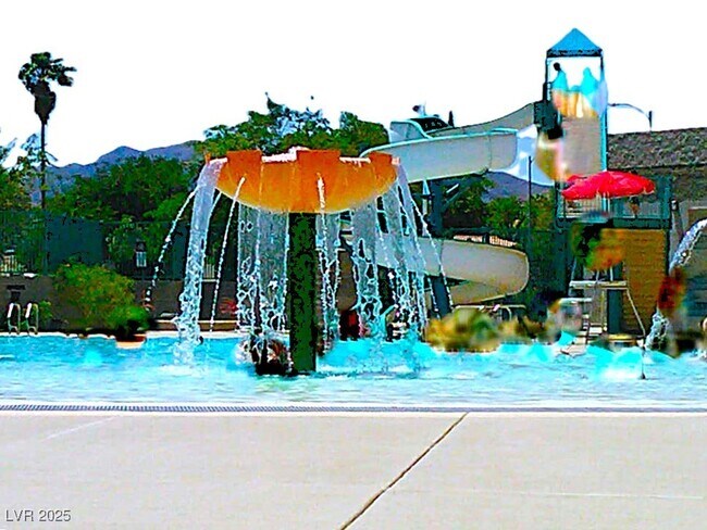 Building Photo - 517 Crony Ave