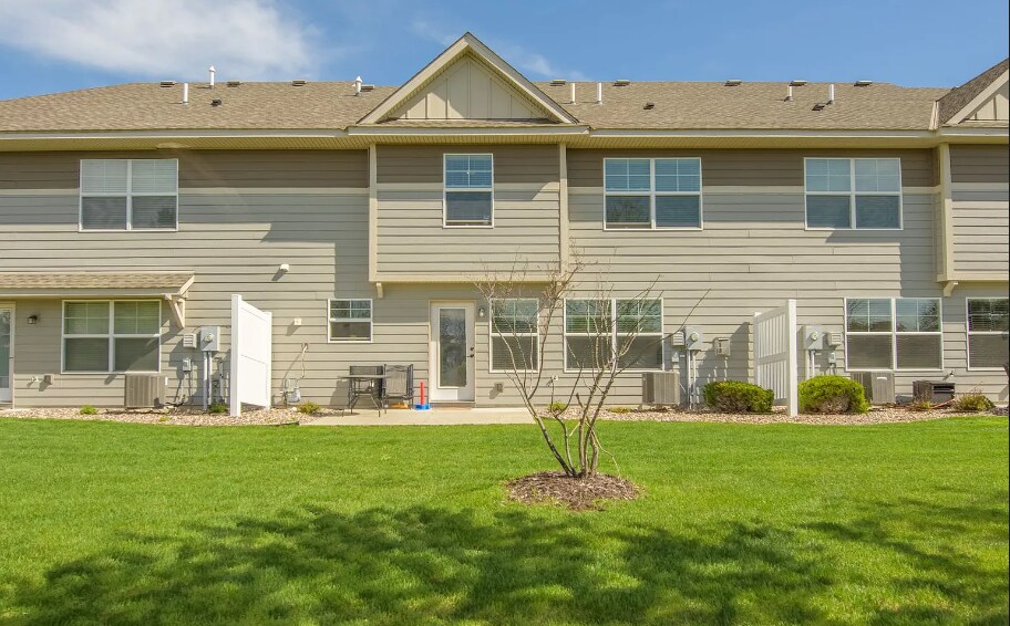 Building Photo - 3275 Red Oak Trl