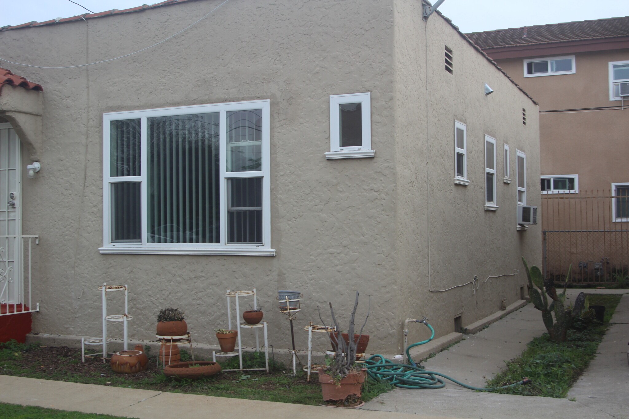 Building Photo - 911 S Marguerita Ave