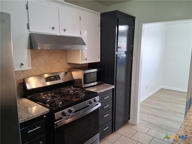 Building Photo - 418 Cottonwood Dr