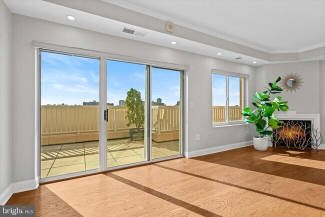 Building Photo - 3101 N Hampton Dr