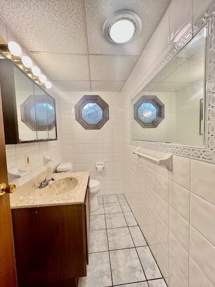 Building Photo - 114 Henshaw St