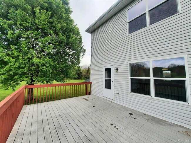 Building Photo - 131 Ridgebury Rd