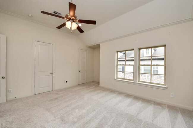 Building Photo - 2061 Fannin Station N